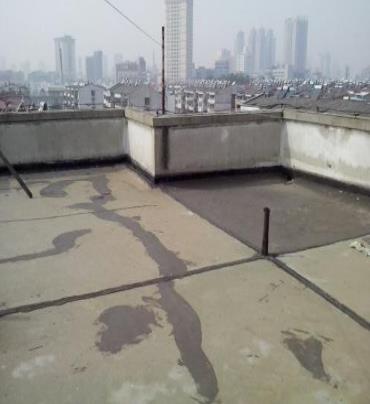 合江漏水维修 楼顶漏水是什么原因，楼顶漏水维修方法是什么?