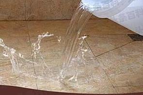 合江漏水维修 免砸砖防水材料该如何施工